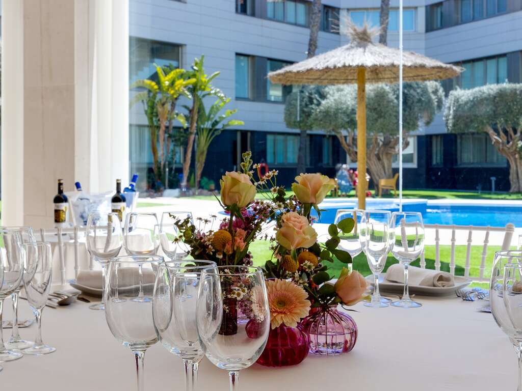 Escapade pour deux à Alicante avec demi-pension et détail romantique - 3*