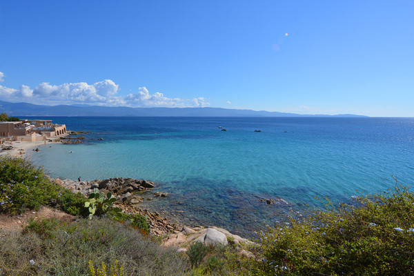 Résidence hôtelière Les Calanques 3*, magnifique site des Sanguinaires (vol inclus)