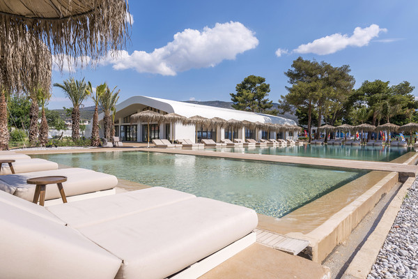 Hôtel Isla Brown Corinthia Resort Curio by Hilton 5*