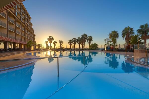 Hôtel The Views Oasis 4*