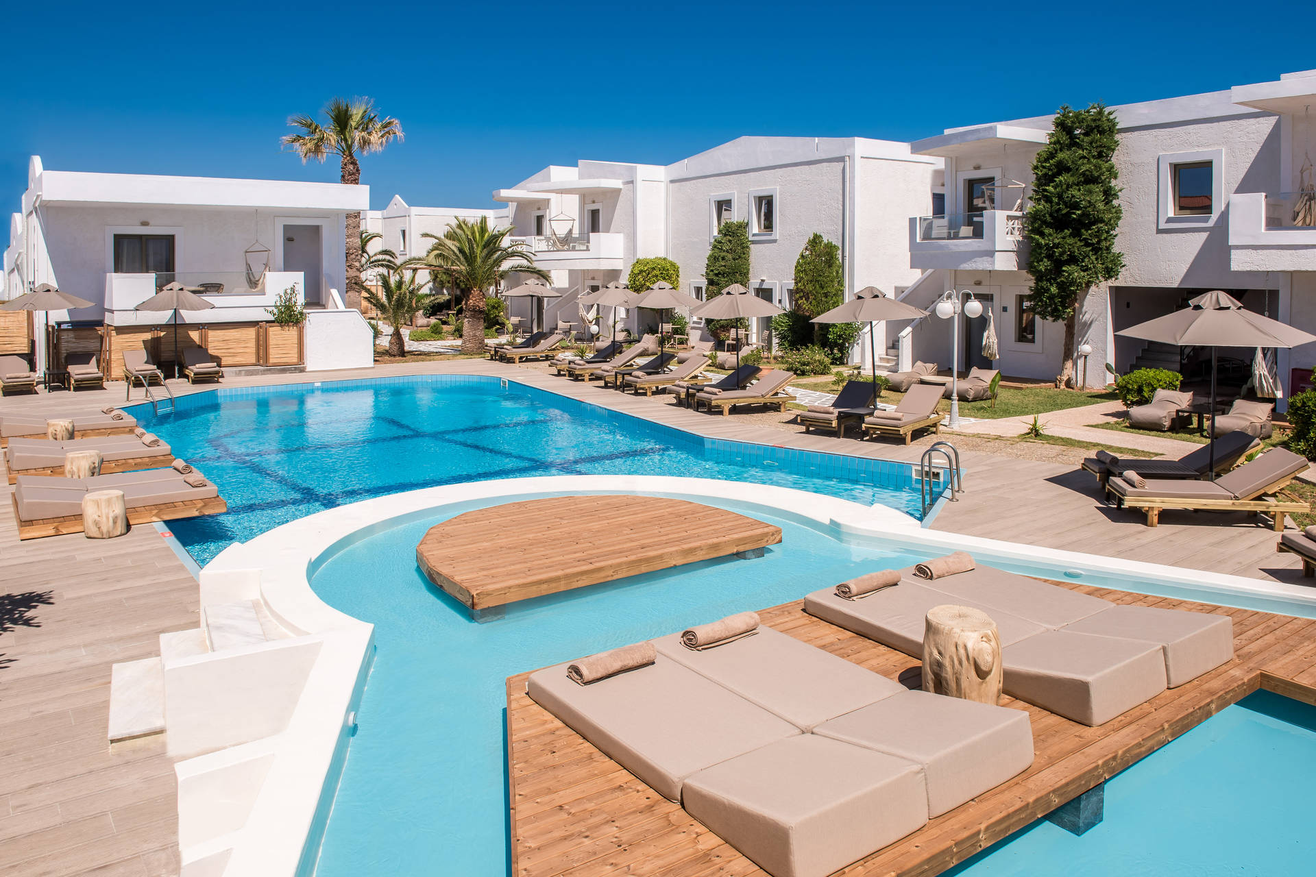 Hôtel Enorme Maya Beach 4*